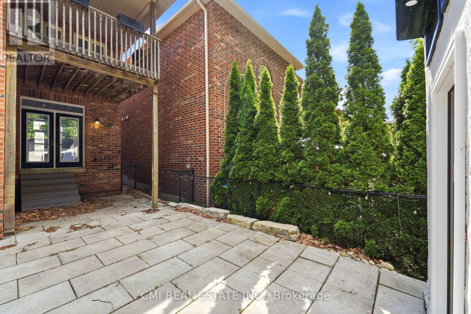 2171 Jardine Crescent, Burlington, ON - Indoor Photo Showing Other Room