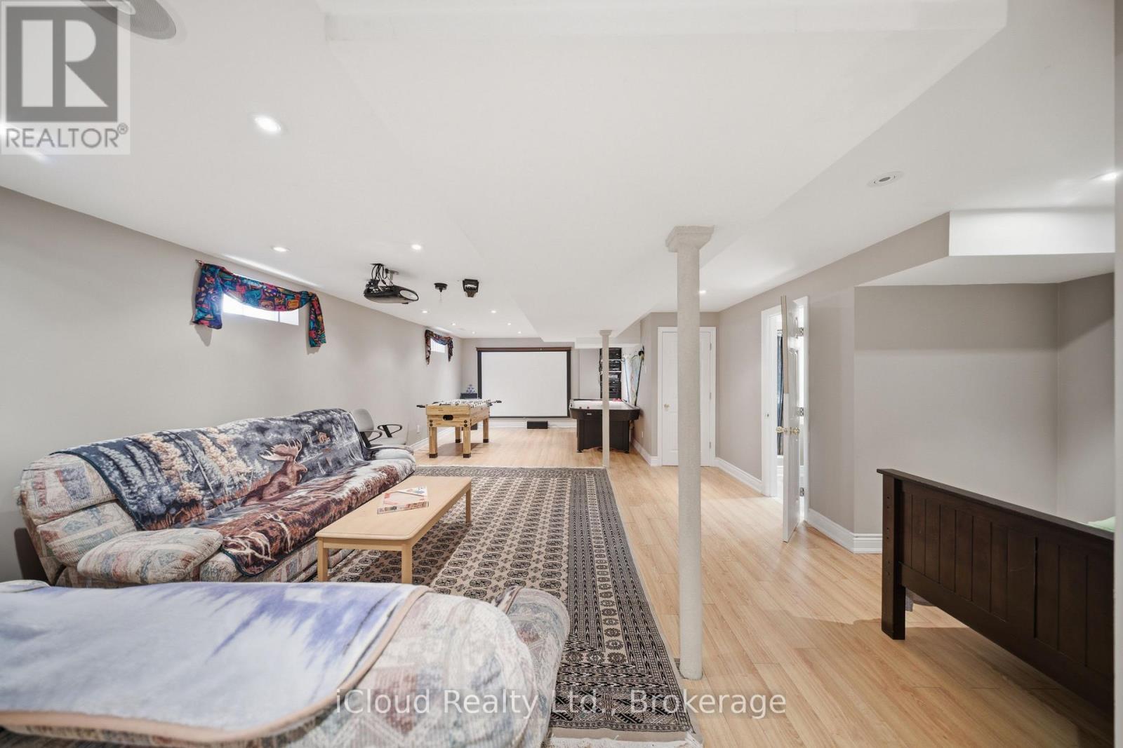 7389 Sandhurst Drive, Mississauga, ON - Indoor