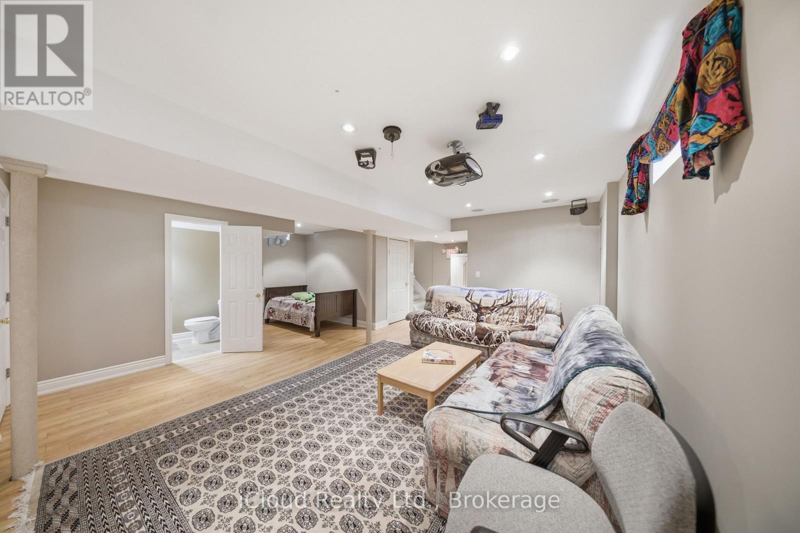 7389 Sandhurst Drive, Mississauga, ON - Indoor