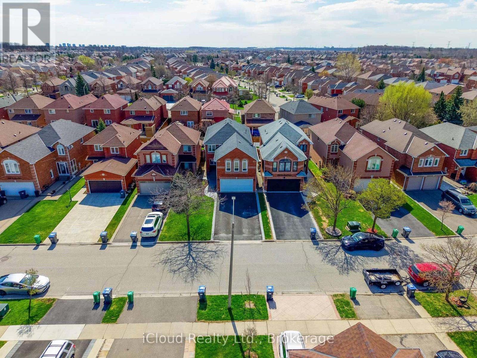 7389 Sandhurst Drive, Mississauga, ON - Outdoor