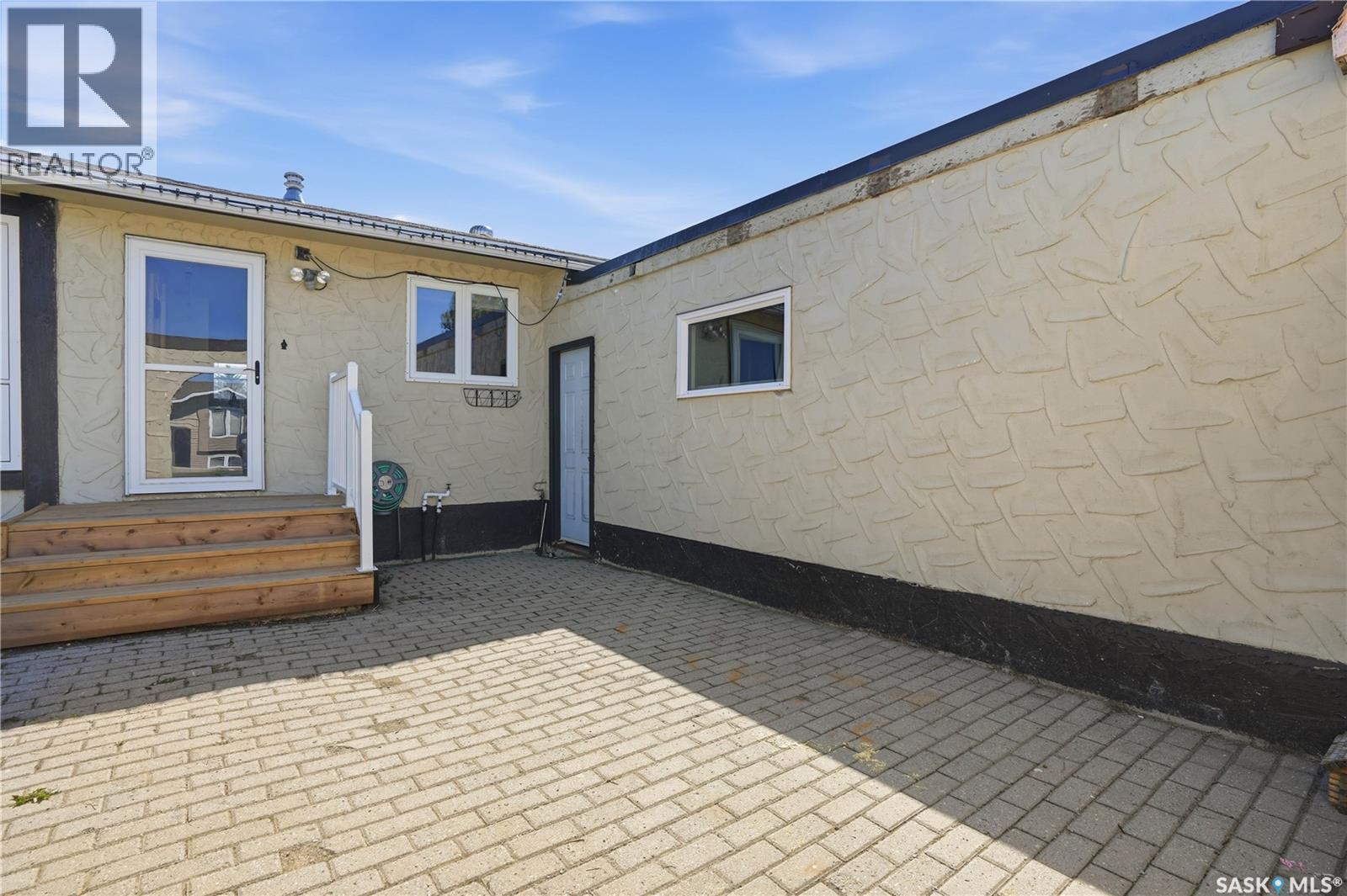 1009 Corman Crescent, Moose Jaw, SK - Outdoor With Exterior