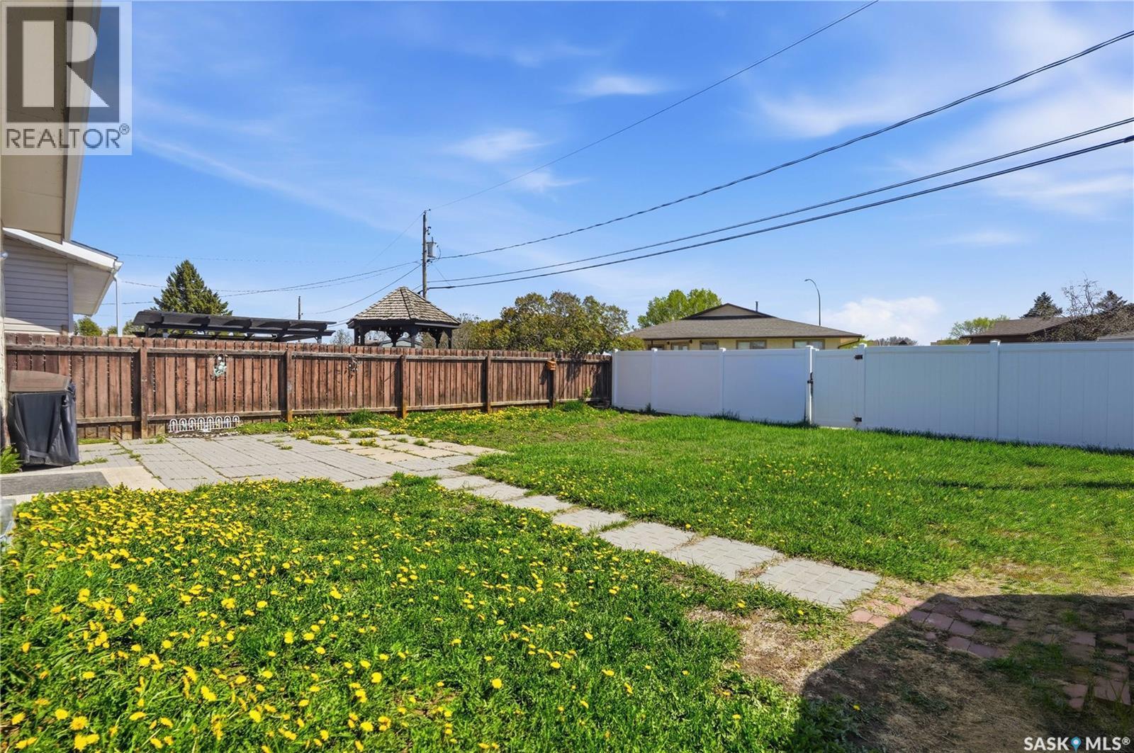 1009 Corman Crescent, Moose Jaw, SK - Outdoor