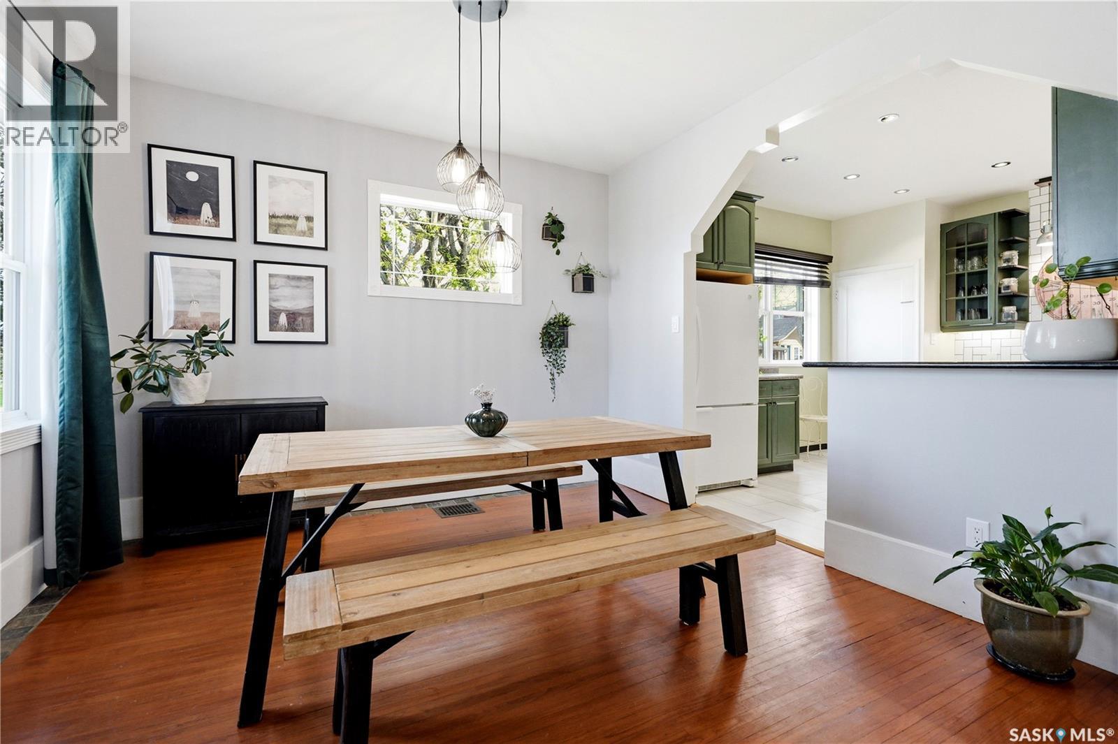 1001 Lorne Avenue, Saskatoon, SK - Indoor Photo Showing Dining Room