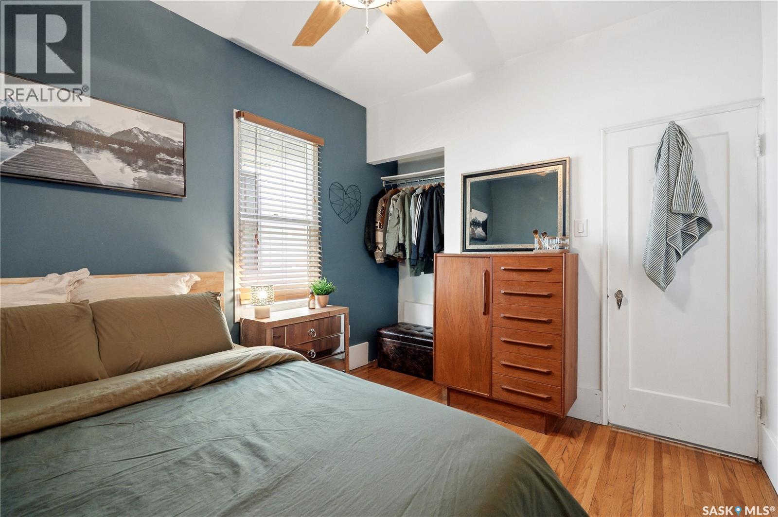 1001 Lorne Avenue, Saskatoon, SK - Indoor Photo Showing Bedroom