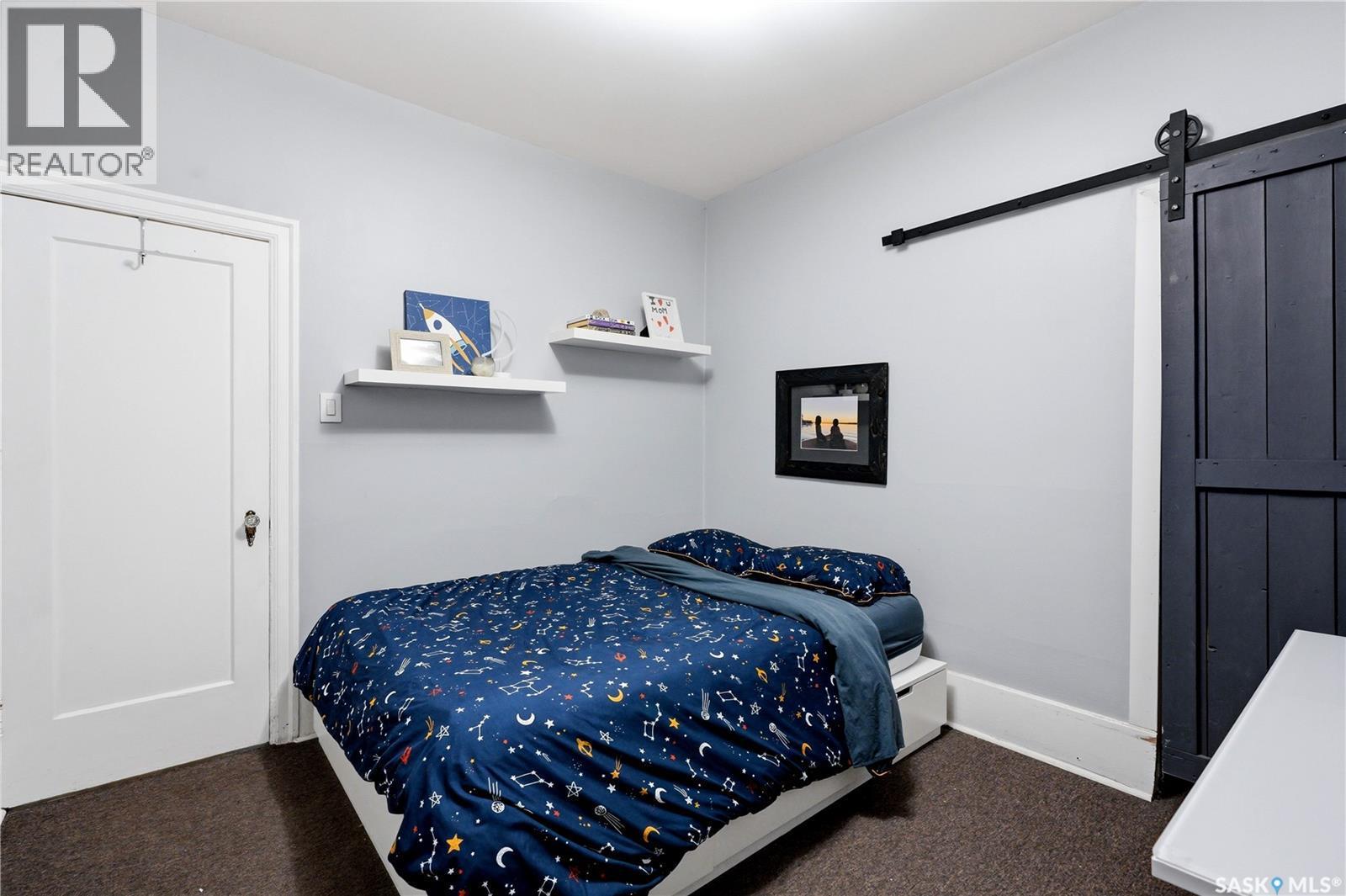 1001 Lorne Avenue, Saskatoon, SK - Indoor Photo Showing Bedroom