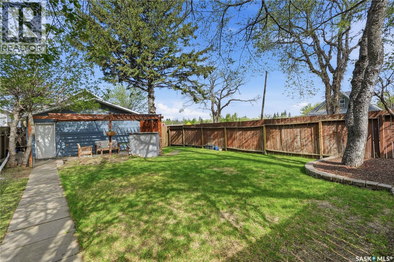 1001 Lorne Avenue, Saskatoon, SK - Outdoor