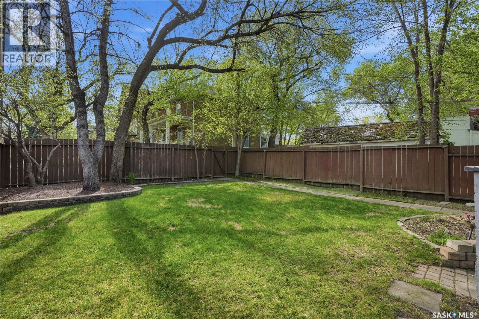 1001 Lorne Avenue, Saskatoon, SK - Outdoor
