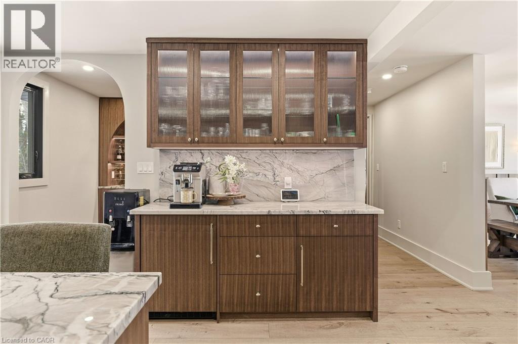2510 Britannia Road, Burlington, ON - Indoor