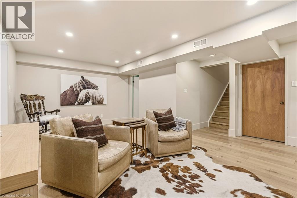 2510 Britannia Road, Burlington, ON - Indoor