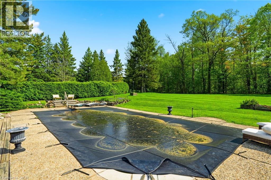 2510 Britannia Road, Burlington, ON - Outdoor