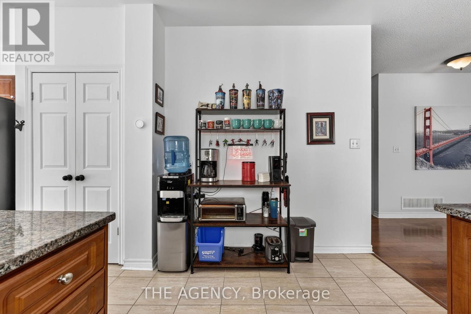 21 Silver Trail, Barrie, ON - Indoor