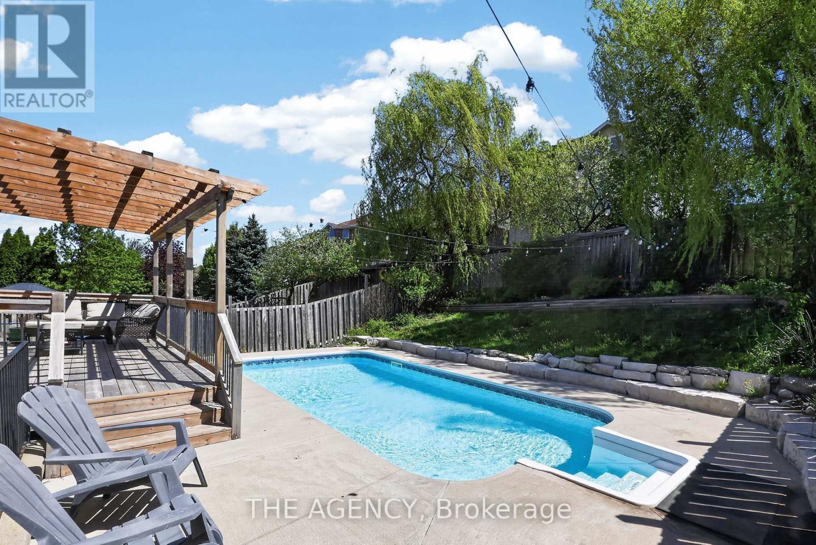 21 Silver Trail, Barrie, ON - Outdoor With In Ground Pool