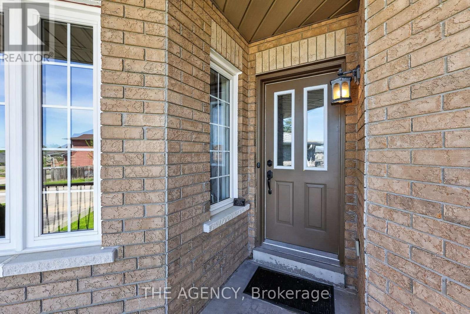 21 Silver Trail, Barrie, ON - Outdoor With Exterior