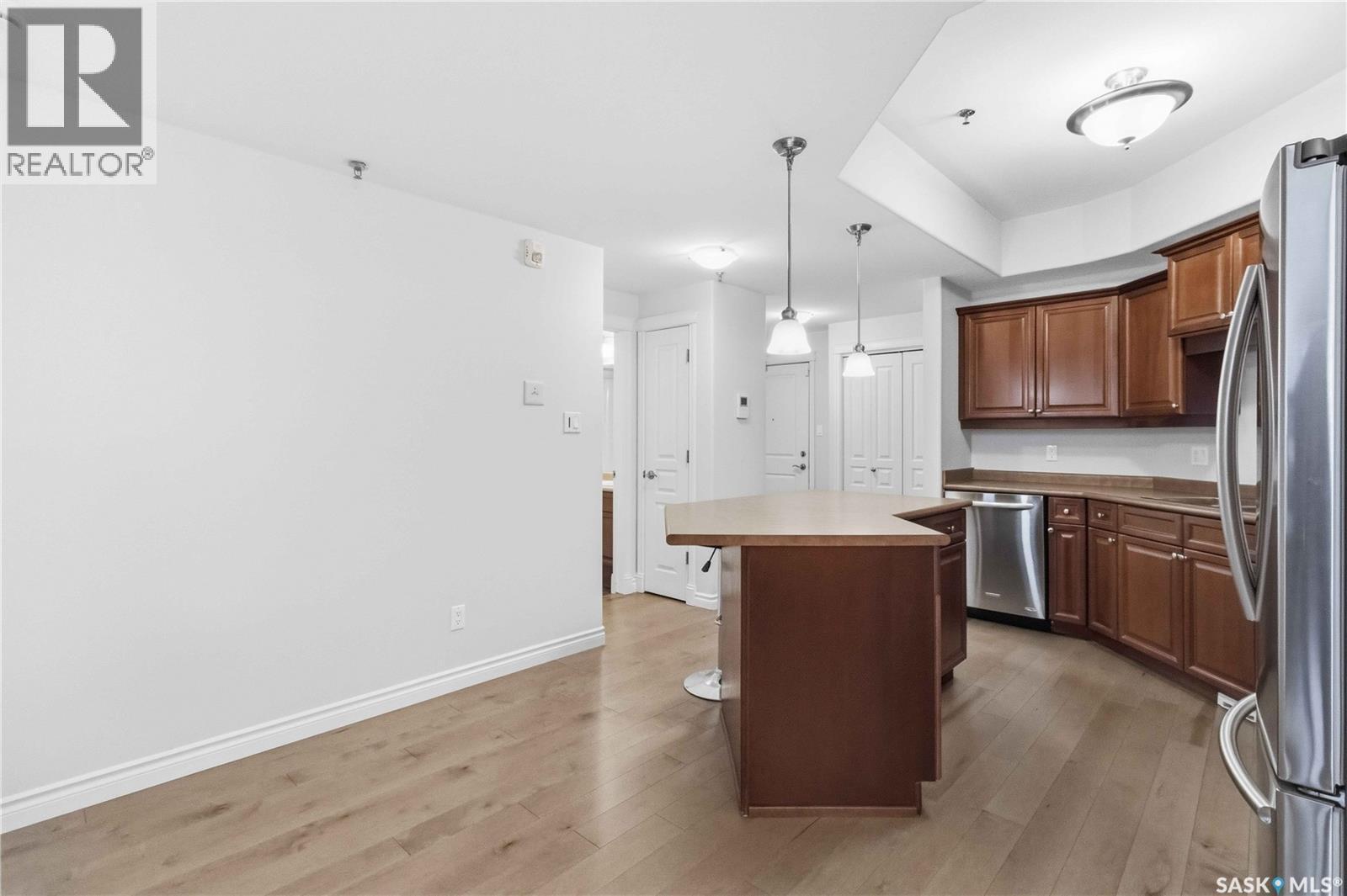 112 619 Saskatchewan Crescent W, Saskatoon, SK - Indoor Photo Showing Kitchen