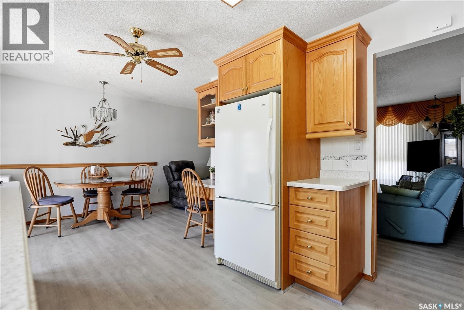 3355 Fairlight Drive, Saskatoon, SK - Indoor