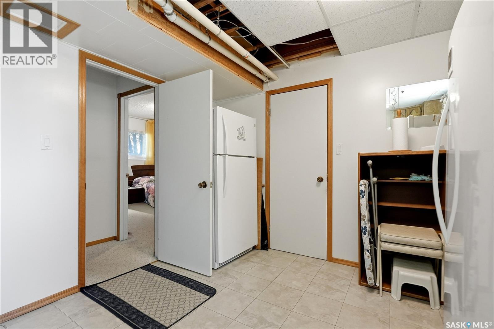 3355 Fairlight Drive, Saskatoon, SK - Indoor Photo Showing Other Room