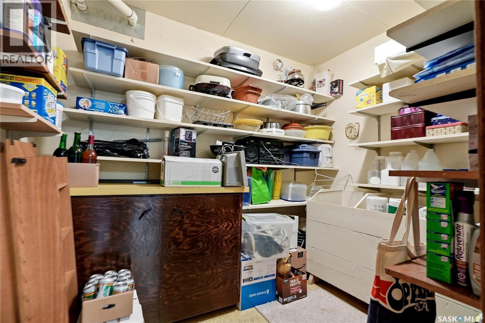3355 Fairlight Drive, Saskatoon, SK - Indoor With Storage