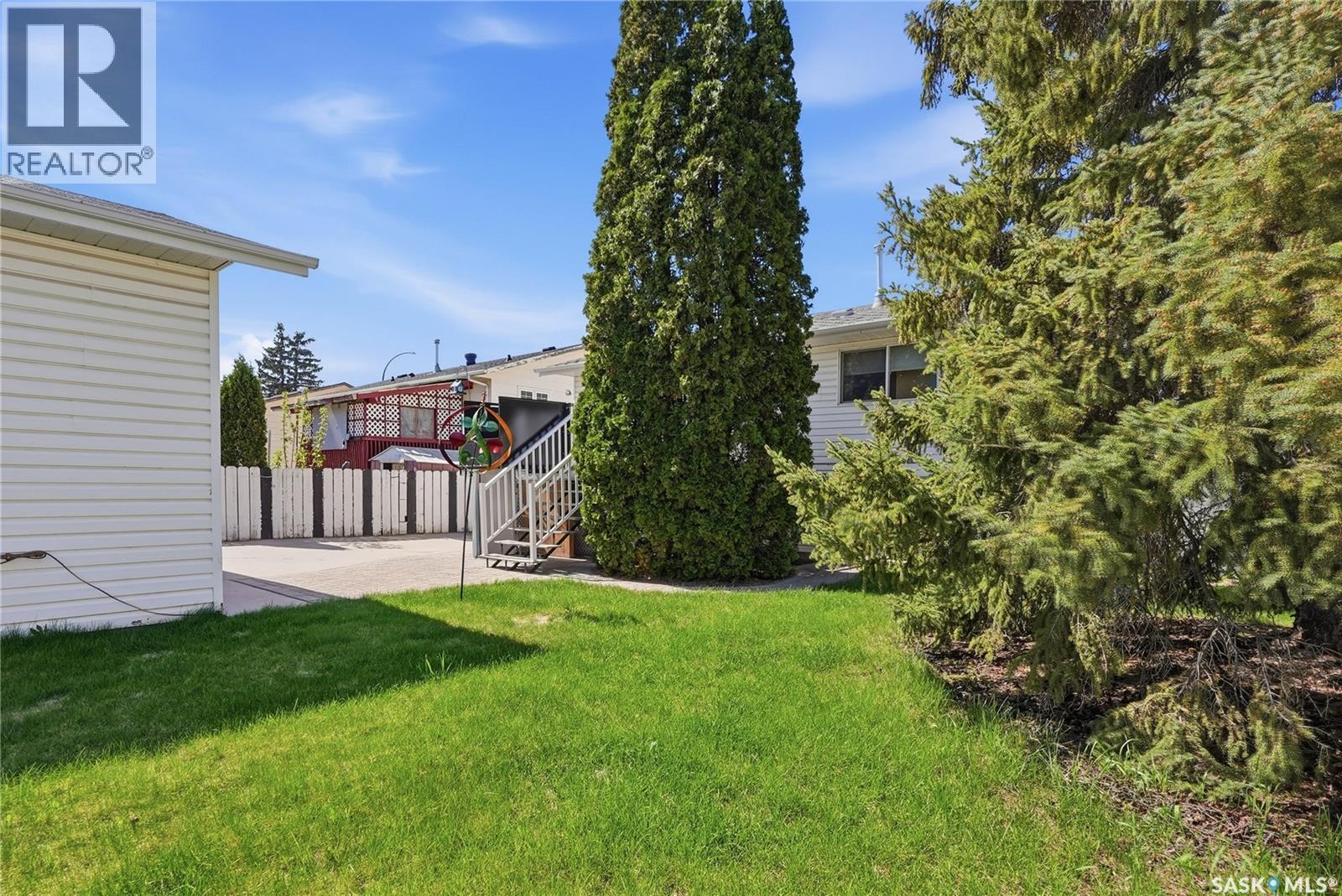 3355 Fairlight Drive, Saskatoon, SK - Outdoor