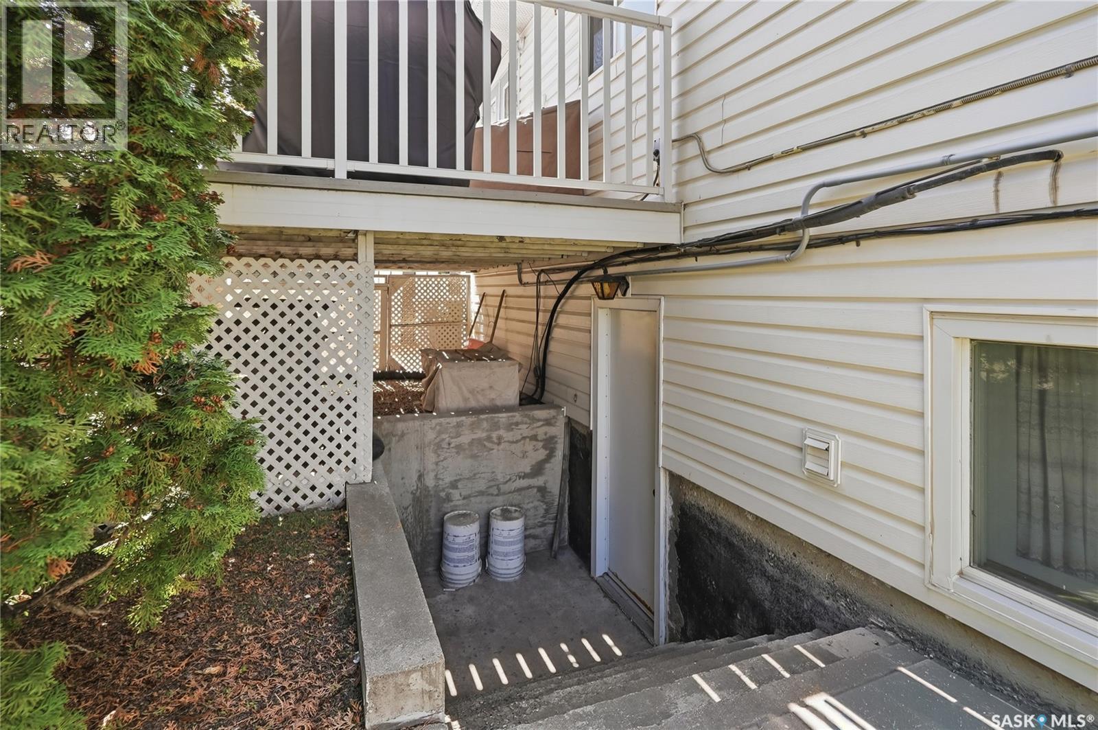 3355 Fairlight Drive, Saskatoon, SK - Outdoor With Deck Patio Veranda
