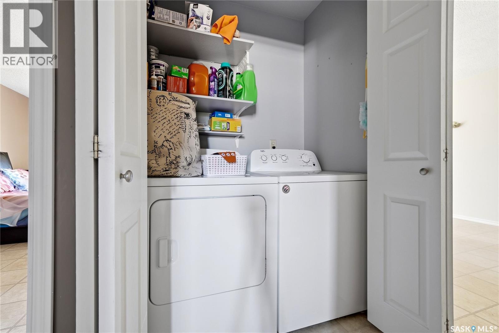 6427 Rochdale Boulevard, Regina, SK - Indoor Photo Showing Laundry Room