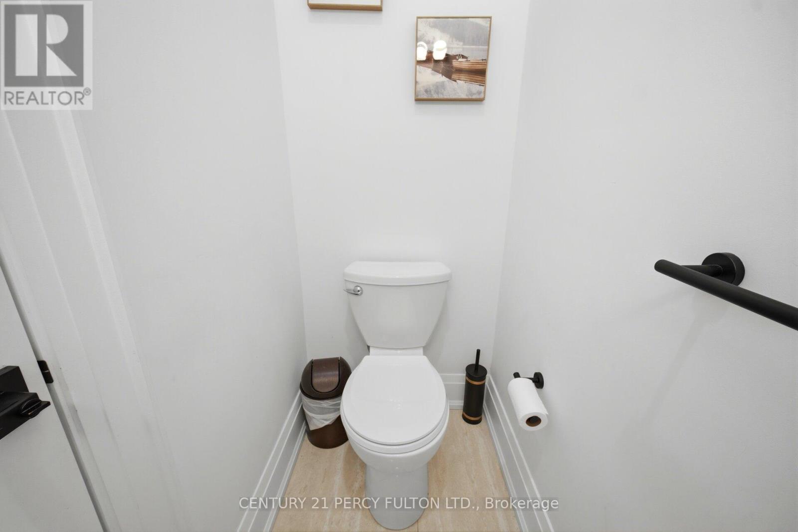 195 Danforth Road, Toronto, ON - Indoor Photo Showing Bathroom