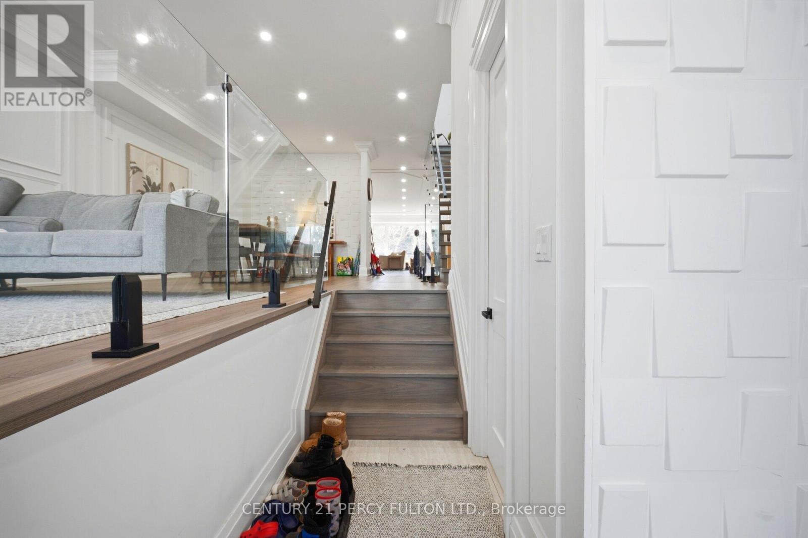 195 Danforth Road, Toronto, ON - Indoor Photo Showing Other Room