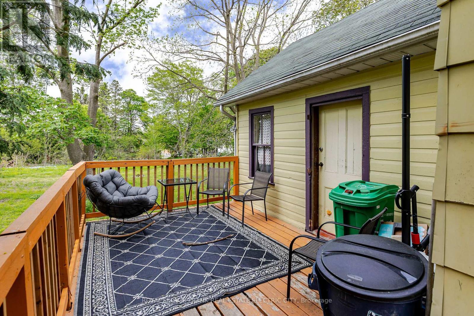 733 BETHUNE STREET - 733-735 Bethune Street N, Peterborough (Northcrest Ward 5), ON - Outdoor With Deck Patio Veranda With Exterior