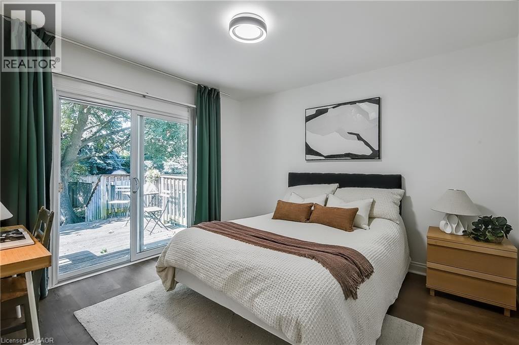 209 Bedford Road, Kitchener, ON - Indoor Photo Showing Bedroom