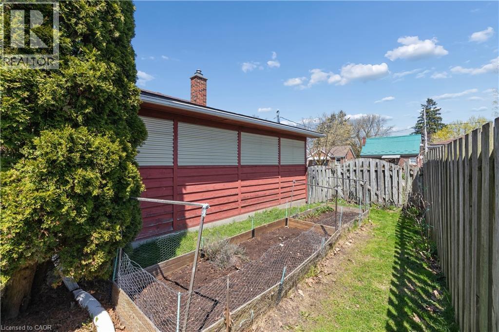 209 Bedford Road, Kitchener, ON - Outdoor