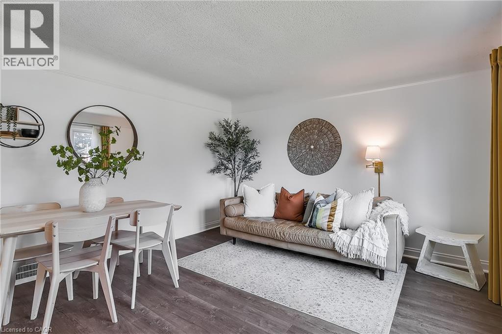 209 Bedford Road, Kitchener, ON - Indoor