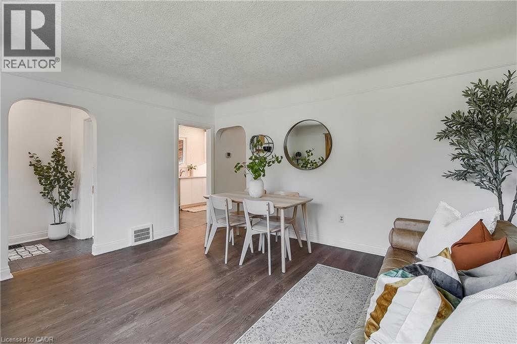 209 Bedford Road, Kitchener, ON - Indoor
