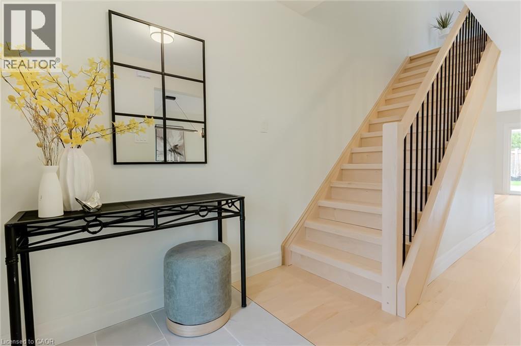 42 Handorf Drive, Cambridge, ON - Indoor Photo Showing Other Room