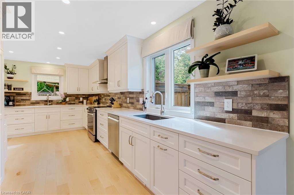 42 Handorf Drive, Cambridge, ON - Indoor Photo Showing Kitchen