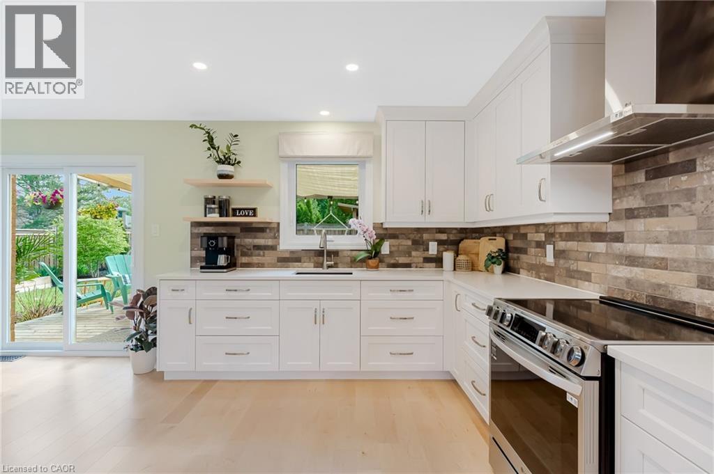 42 Handorf Drive, Cambridge, ON - Indoor Photo Showing Kitchen