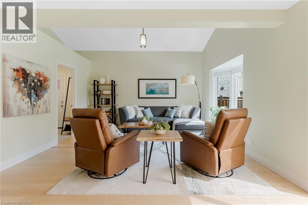 42 Handorf Drive, Cambridge, ON - Indoor Photo Showing Living Room