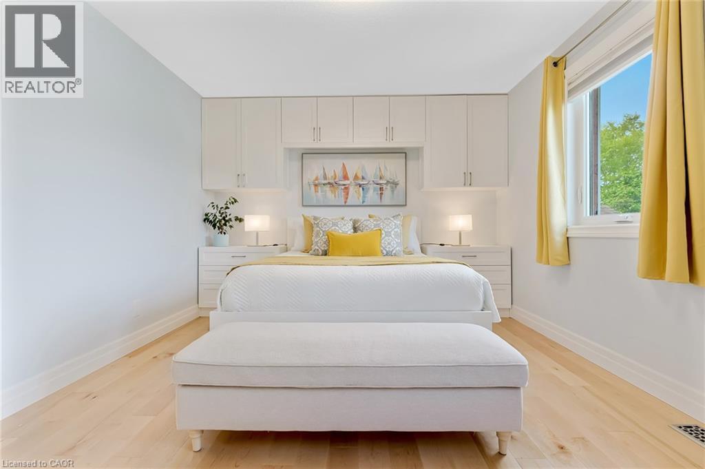 42 Handorf Drive, Cambridge, ON - Indoor Photo Showing Bedroom