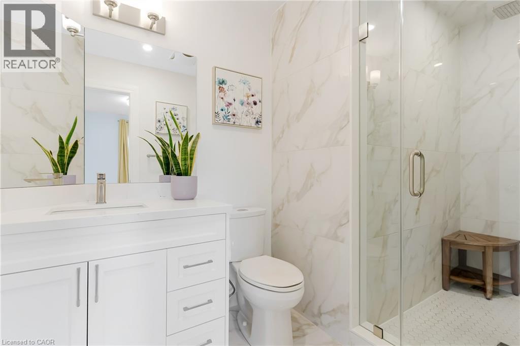 42 Handorf Drive, Cambridge, ON - Indoor Photo Showing Bathroom