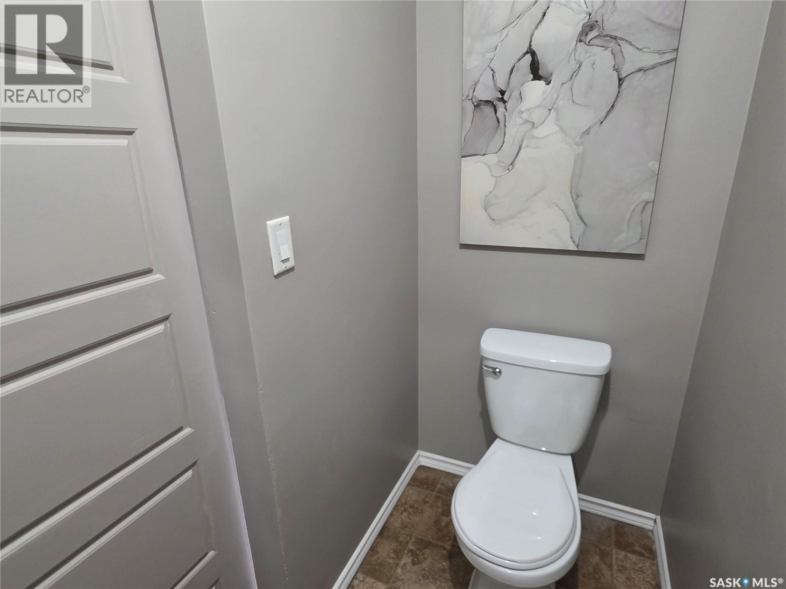 2195 Toronto Street, Regina, SK - Indoor Photo Showing Bathroom
