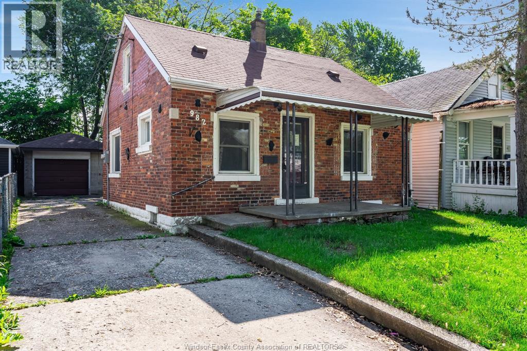 982 Bridge, Windsor, ON - Outdoor