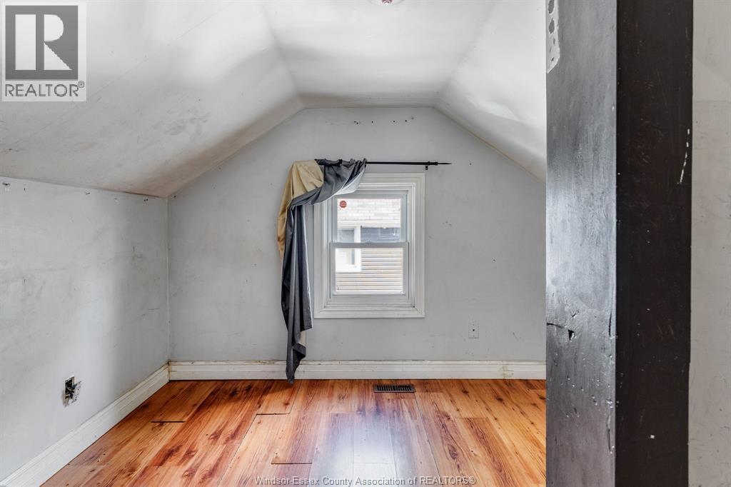 982 Bridge, Windsor, ON - Indoor Photo Showing Other Room