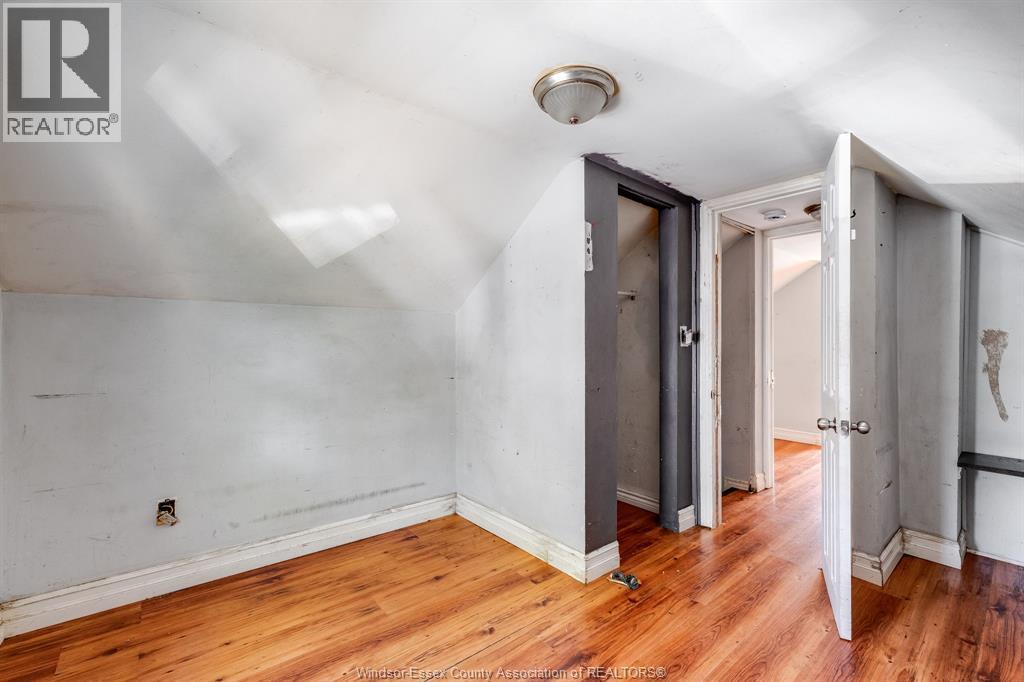 982 Bridge, Windsor, ON - Indoor Photo Showing Other Room