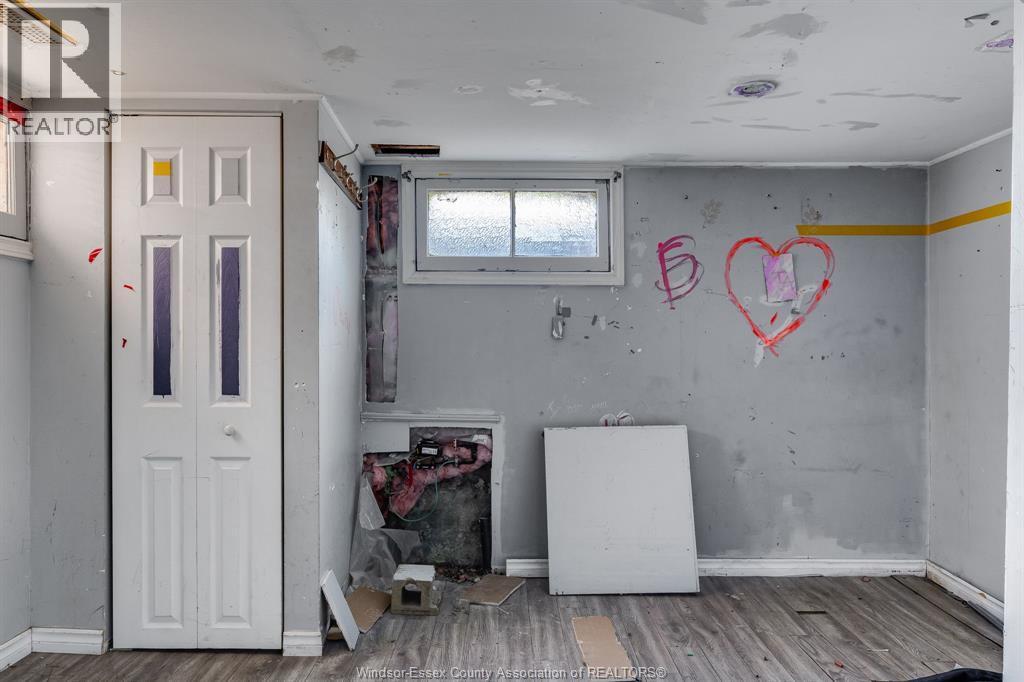 982 Bridge, Windsor, ON - Indoor Photo Showing Other Room
