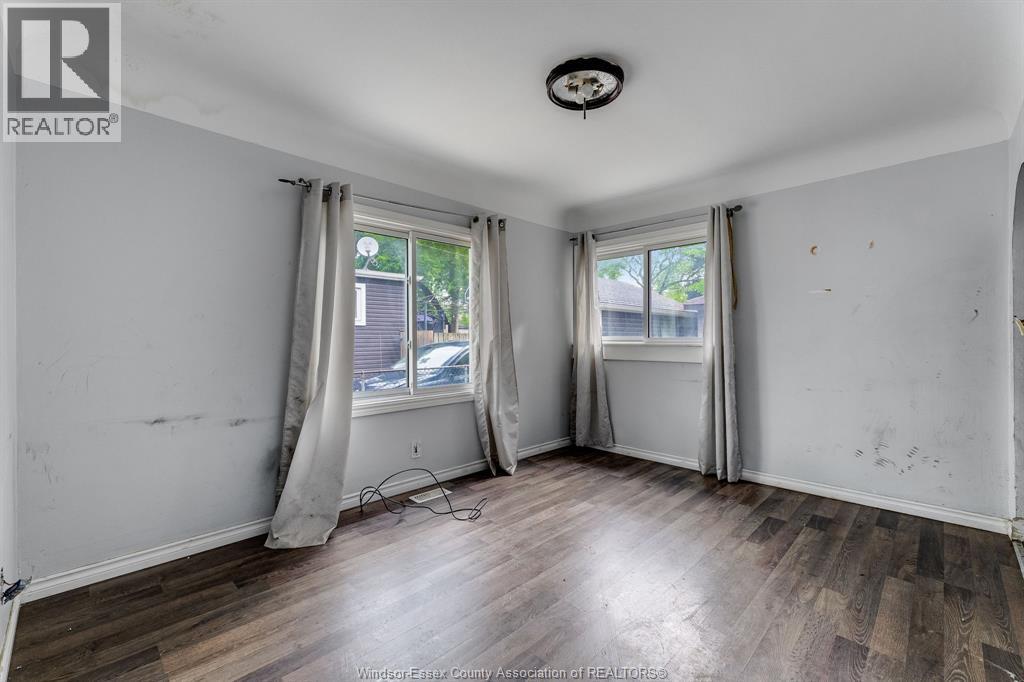 982 Bridge, Windsor, ON - Indoor Photo Showing Other Room