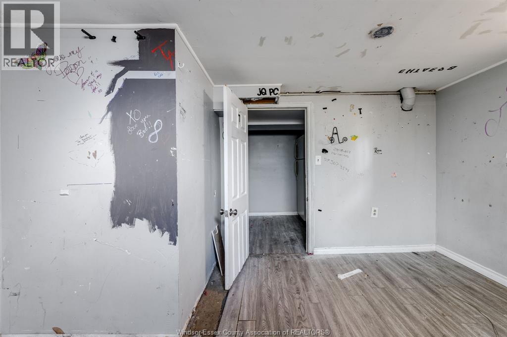 982 Bridge, Windsor, ON - Photo Showing Other Room