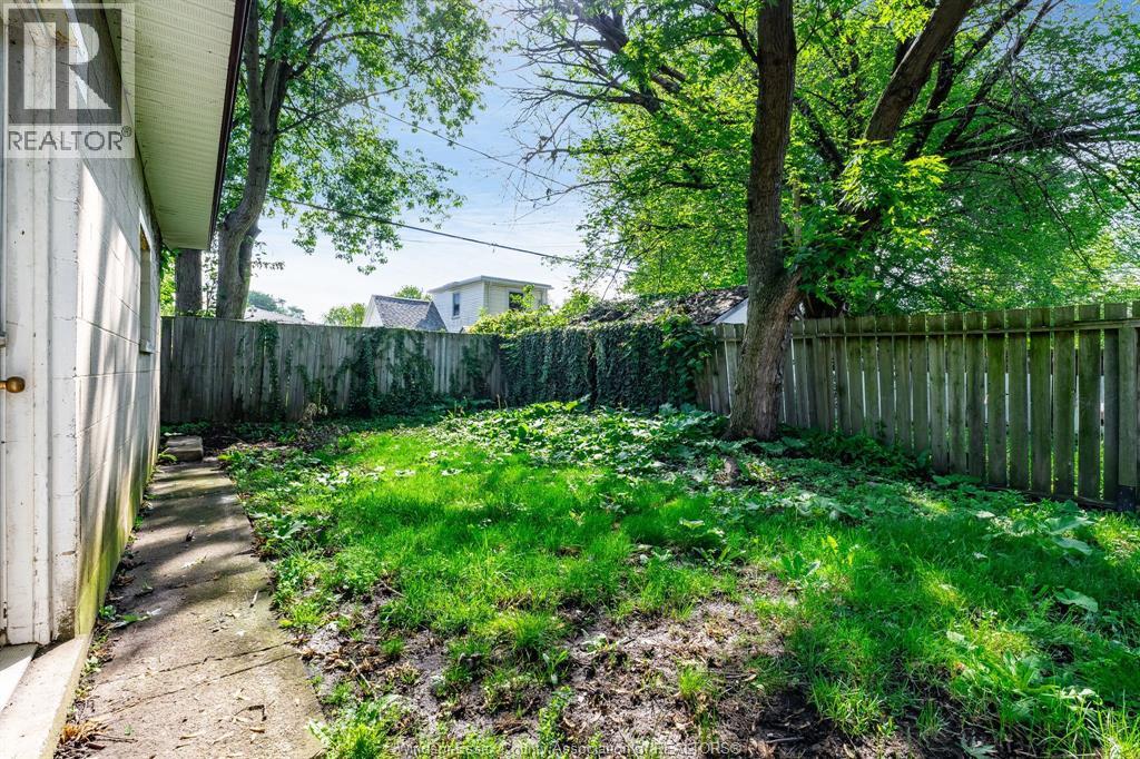 982 Bridge, Windsor, ON - Outdoor