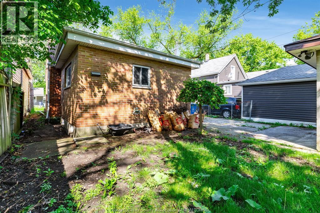 982 Bridge, Windsor, ON - Outdoor
