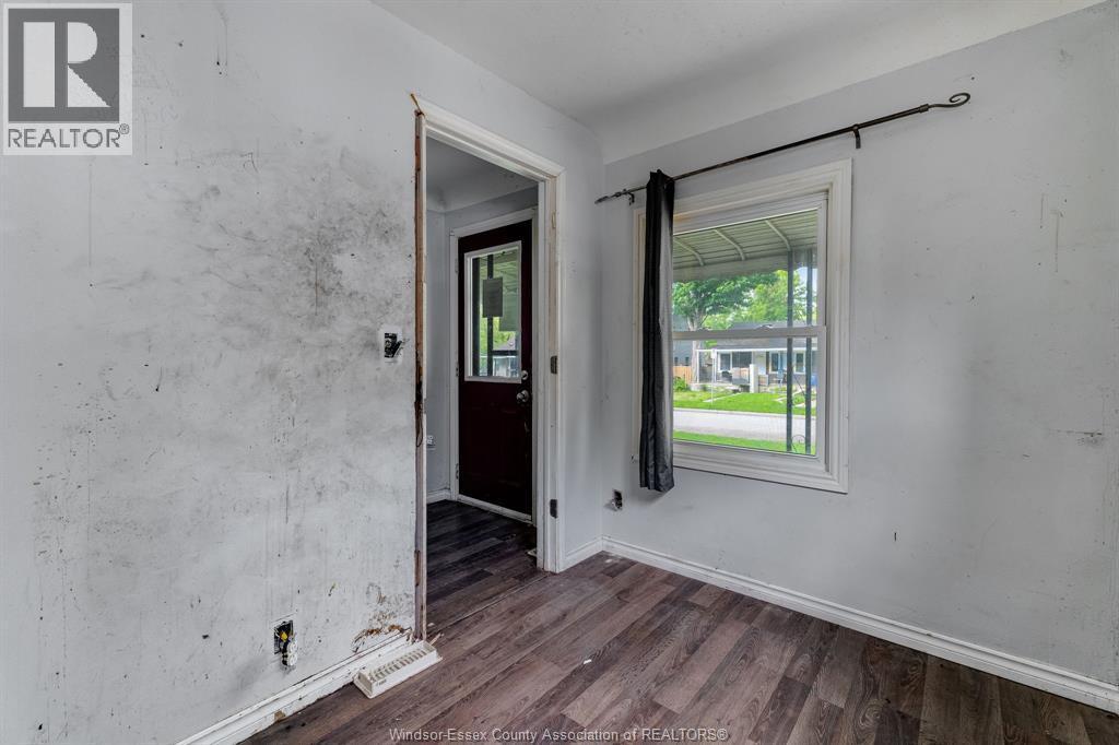 982 Bridge, Windsor, ON - Indoor Photo Showing Other Room