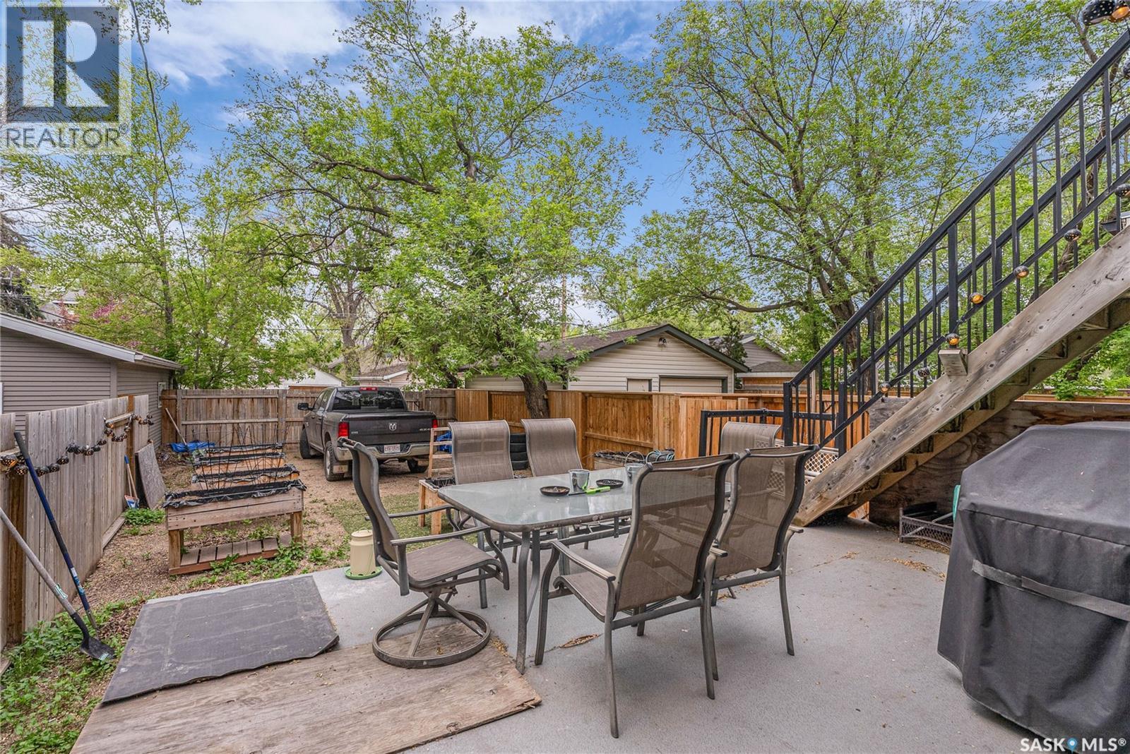 727 6Th Avenue N, Saskatoon, SK - Outdoor With Deck Patio Veranda
