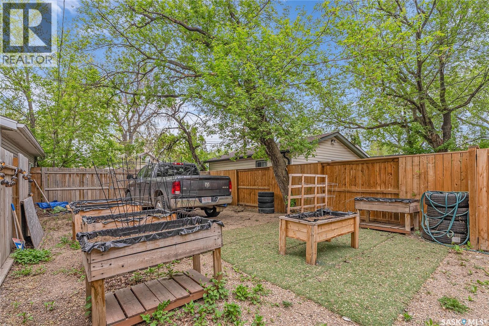 727 6Th Avenue N, Saskatoon, SK - Outdoor With Deck Patio Veranda