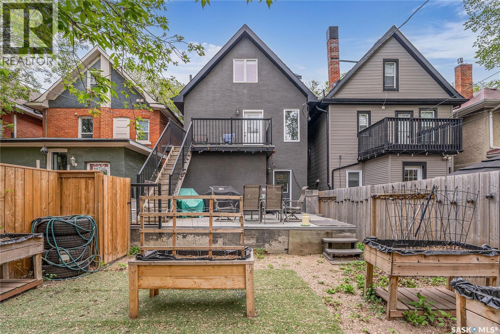 727 6Th Avenue N, Saskatoon, SK - Outdoor With Deck Patio Veranda